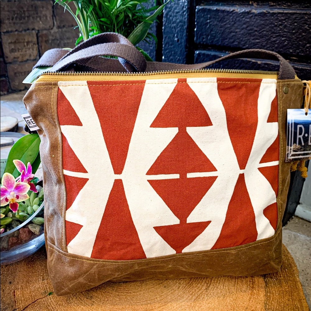 Casita Courier Crossbody